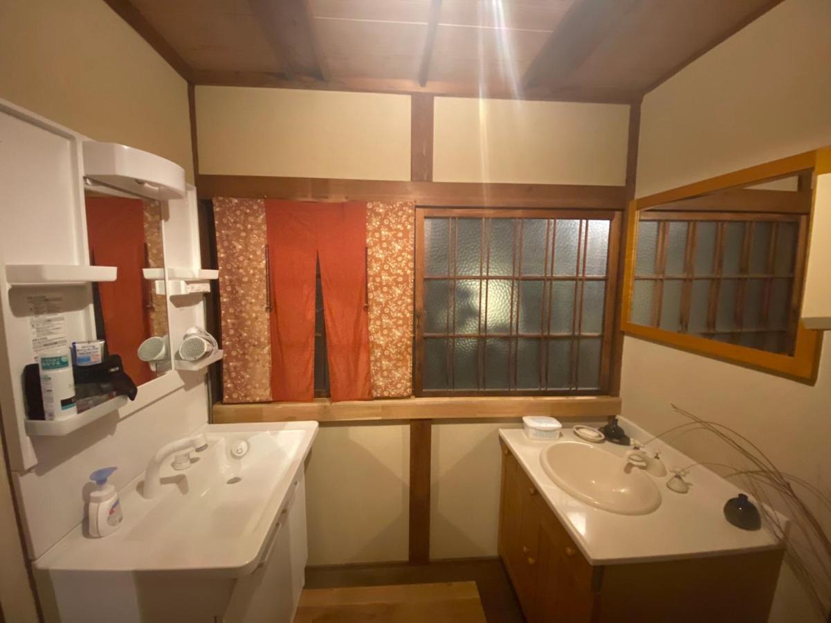 Guesthouse Omoya Matsuyama  Extérieur photo